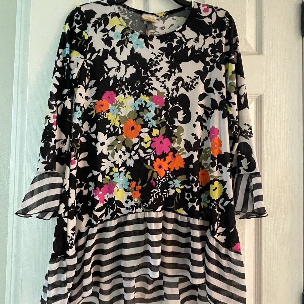 Zadie B’s soft high low top. Size medium.